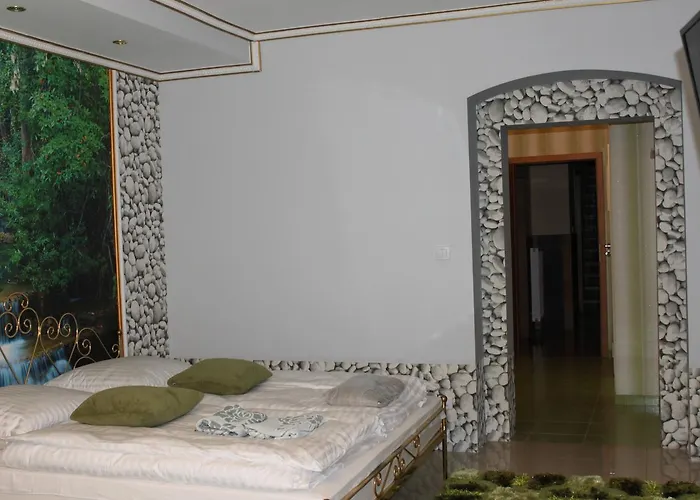 Palac Ogrodowa Privatunterkunft *