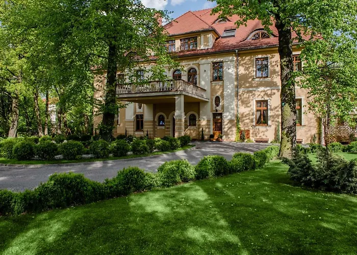 Palac Ogrodowa Privatunterkunft